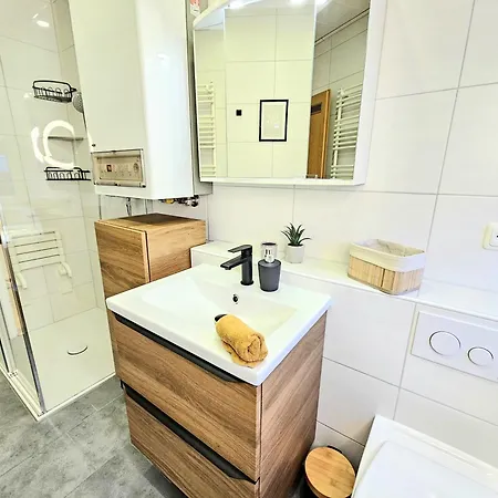 Honey, Ganze Mit 3 Schlafzimmern, Waschmaschine,businesswohnung, Monteurzimmer
