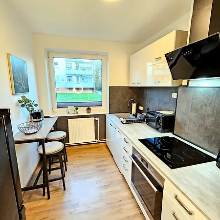 Honey, Ganze Mit 3 Schlafzimmern, Waschmaschine,businesswohnung, Monteurzimmer *