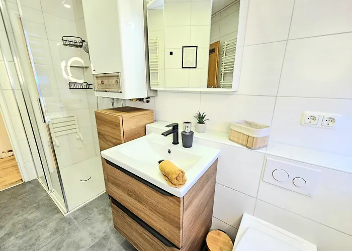 Honey, Ganze Mit 3 Schlafzimmern, Waschmaschine,businesswohnung, Monteurzimmer